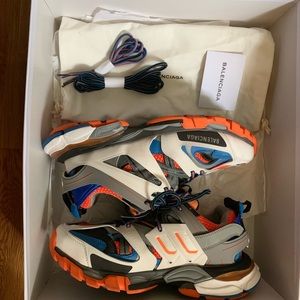 BALENCIAGA track runner taking offers
